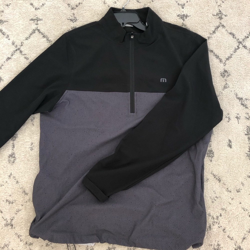 Travis Mathew wind pullover